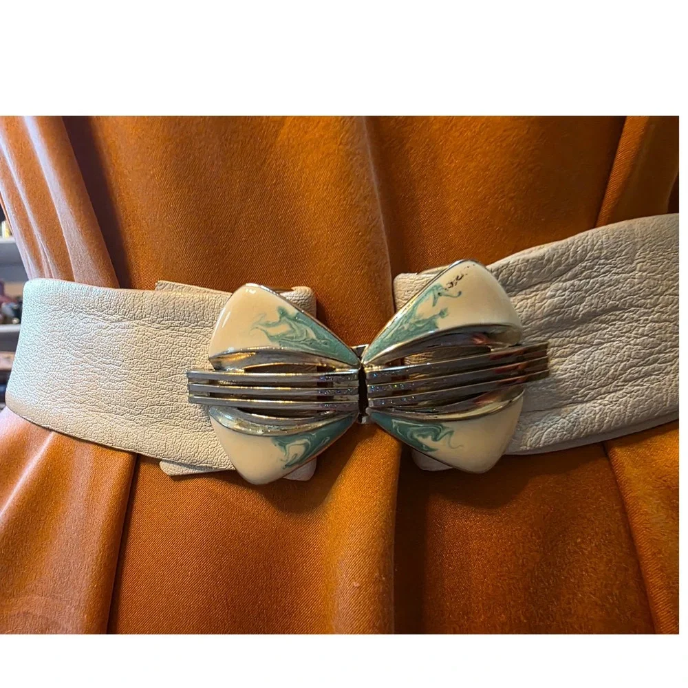 Unbranded vintage cream